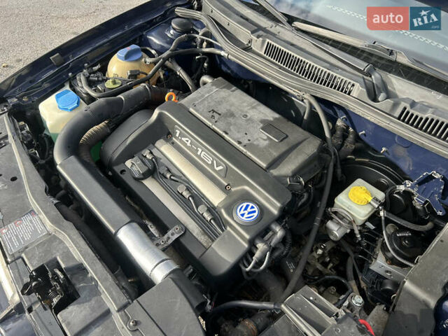 Синий Фольксваген Гольф, объемом двигателя 1.39 л и пробегом 273 тыс. км за 3850 $, фото 63 на Automoto.ua