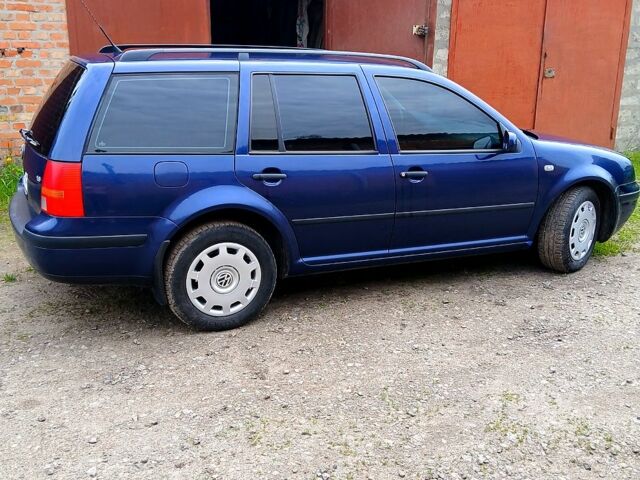 Синий Фольксваген Гольф, объемом двигателя 1.6 л и пробегом 260 тыс. км за 4100 $, фото 1 на Automoto.ua