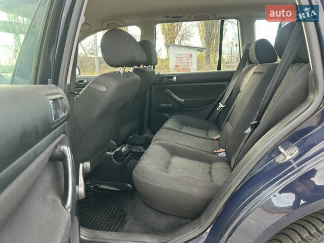 Синий Фольксваген Гольф, объемом двигателя 1.39 л и пробегом 273 тыс. км за 3850 $, фото 43 на Automoto.ua