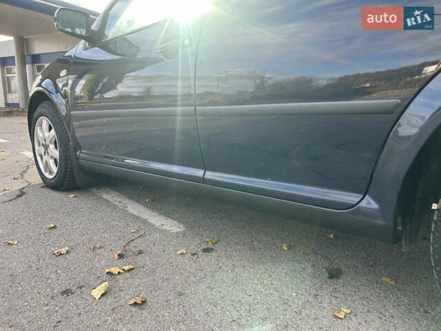 Синий Фольксваген Гольф, объемом двигателя 1.39 л и пробегом 273 тыс. км за 3850 $, фото 24 на Automoto.ua