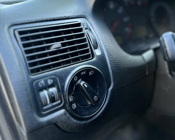 Фольксваген Гольф 1999 у Тульчине на Automoto.ua Синій Фольксваген Гольф, об'ємом двигуна 1.6 л та пробігом 287 тис. км за 3950 $, фото 15 на Automoto.ua