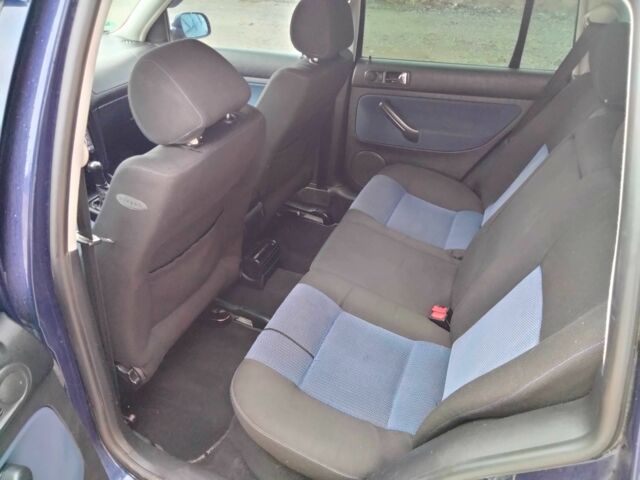 Синій Фольксваген Гольф, об'ємом двигуна 1.6 л та пробігом 190 тис. км за 3800 $, фото 5 на Automoto.ua