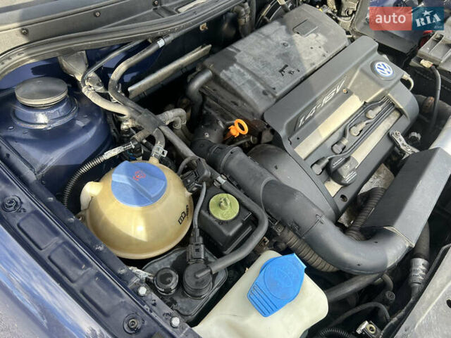 Синий Фольксваген Гольф, объемом двигателя 1.39 л и пробегом 273 тыс. км за 3850 $, фото 61 на Automoto.ua