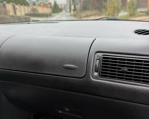 Синий Фольксваген Гольф, объемом двигателя 1.6 л и пробегом 262 тыс. км за 4799 $, фото 21 на Automoto.ua