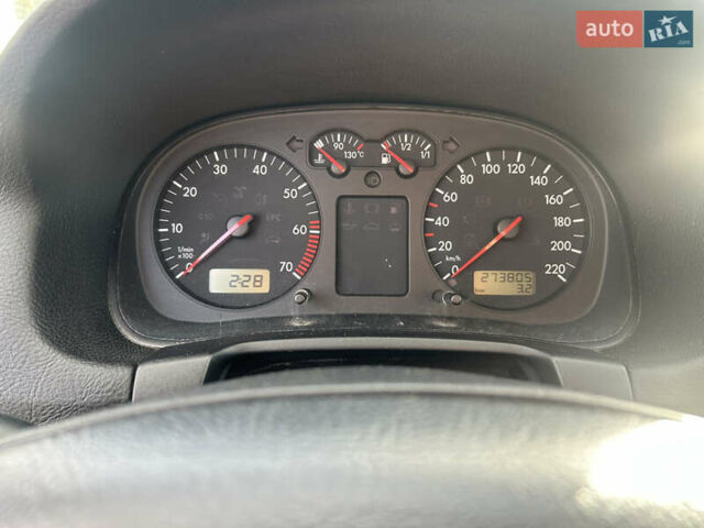 Синий Фольксваген Гольф, объемом двигателя 1.39 л и пробегом 273 тыс. км за 3850 $, фото 37 на Automoto.ua
