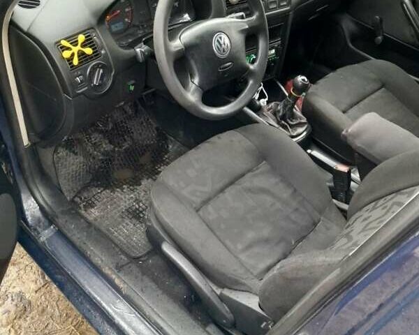 Синий Фольксваген Гольф, объемом двигателя 1.39 л и пробегом 277 тыс. км за 3100 $, фото 4 на Automoto.ua