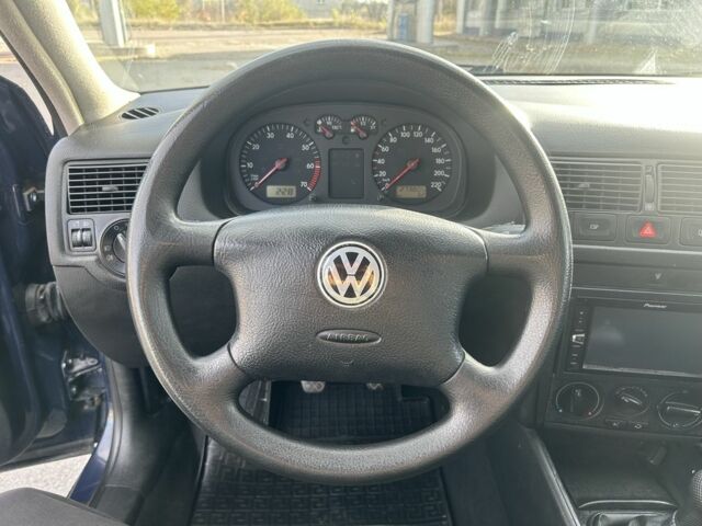 Синий Фольксваген Гольф, объемом двигателя 1.4 л и пробегом 273 тыс. км за 3850 $, фото 7 на Automoto.ua