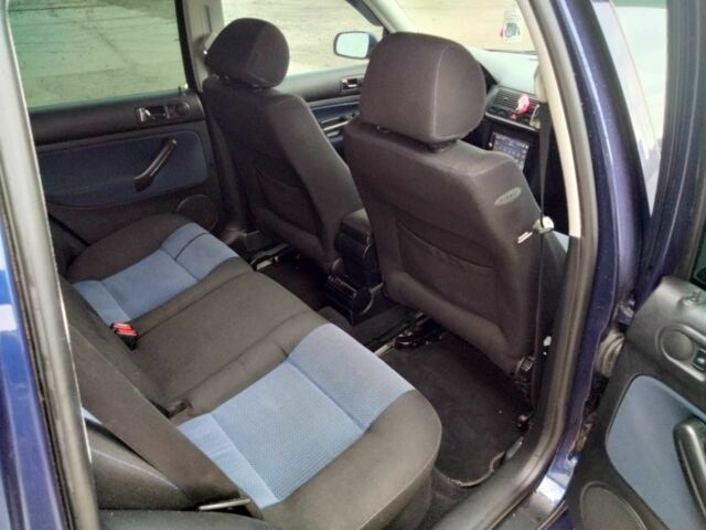 Синій Фольксваген Гольф, об'ємом двигуна 1.6 л та пробігом 190 тис. км за 3800 $, фото 8 на Automoto.ua