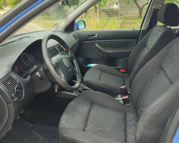 Синій Фольксваген Гольф, об'ємом двигуна 1.6 л та пробігом 245 тис. км за 4400 $, фото 6 на Automoto.ua