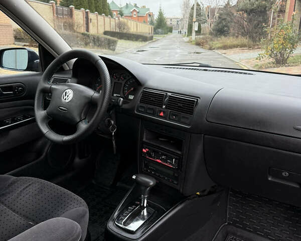 Синий Фольксваген Гольф, объемом двигателя 1.6 л и пробегом 262 тыс. км за 4799 $, фото 28 на Automoto.ua