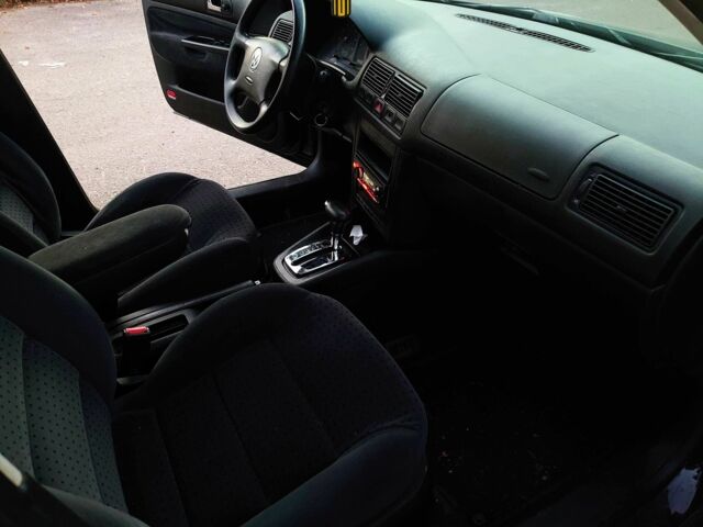 Синій Фольксваген Гольф, об'ємом двигуна 1.6 л та пробігом 350 тис. км за 4000 $, фото 7 на Automoto.ua