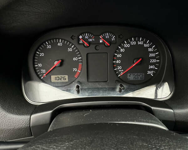 Синий Фольксваген Гольф, объемом двигателя 1.6 л и пробегом 275 тыс. км за 4200 $, фото 12 на Automoto.ua