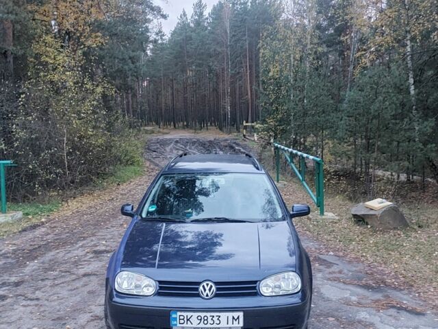 Синий Фольксваген Гольф, объемом двигателя 1.6 л и пробегом 297 тыс. км за 3300 $, фото 2 на Automoto.ua