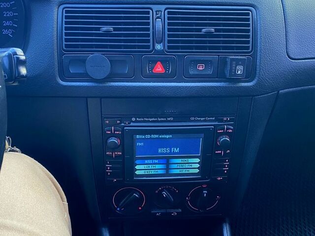 Фольксваген Гольф 2000 в Виннице на Automoto.ua Синий Фольксваген Гольф, объемом двигателя 1.6 л и пробегом 350 тыс. км за 4999 $, фото 4 на Automoto.ua