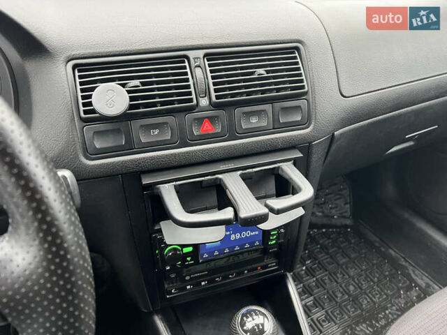 Синій Фольксваген Гольф, об'ємом двигуна 1.6 л та пробігом 248 тис. км за 4790 $, фото 35 на Automoto.ua