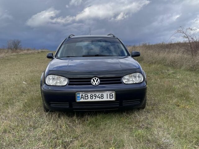 Синий Фольксваген Гольф, объемом двигателя 1.6 л и пробегом 260 тыс. км за 4300 $, фото 1 на Automoto.ua