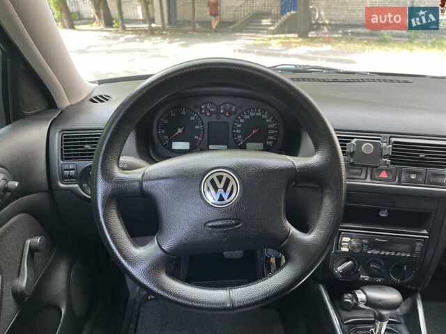 Синий Фольксваген Гольф, объемом двигателя 1.6 л и пробегом 195 тыс. км за 5000 $, фото 47 на Automoto.ua
