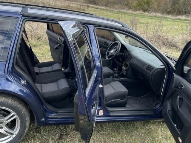 Синий Фольксваген Гольф, объемом двигателя 1.6 л и пробегом 260 тыс. км за 4300 $, фото 7 на Automoto.ua