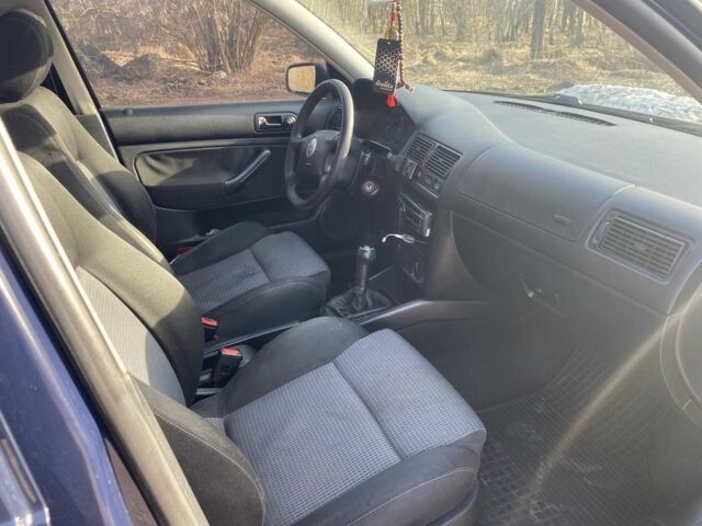 Синий Фольксваген Гольф, объемом двигателя 1.9 л и пробегом 300 тыс. км за 3500 $, фото 7 на Automoto.ua