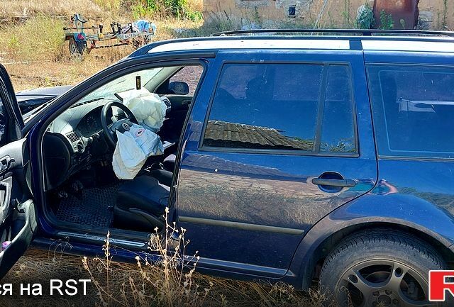 Синій Фольксваген Гольф, об'ємом двигуна 1.4 л та пробігом 280 тис. км за 1200 $, фото 2 на Automoto.ua