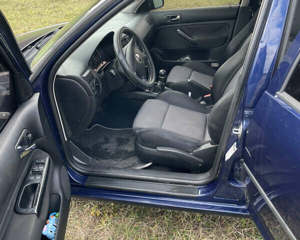 Фольксваген Гольф 2000 у Томашполе на Automoto.ua Синій Фольксваген Гольф, об'ємом двигуна 1.6 л та пробігом 260 тис. км за 4300 $, фото 4 на Automoto.ua