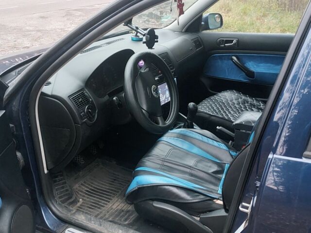 Синий Фольксваген Гольф, объемом двигателя 1.6 л и пробегом 297 тыс. км за 3300 $, фото 10 на Automoto.ua