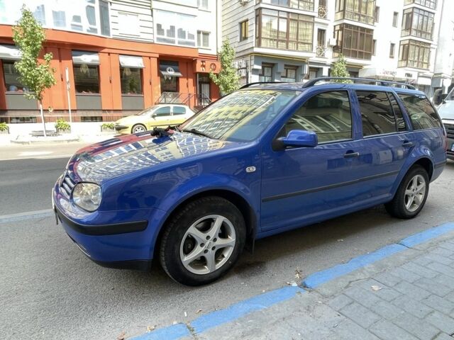 Синий Фольксваген Гольф, объемом двигателя 1.4 л и пробегом 245 тыс. км за 4000 $, фото 2 на Automoto.ua