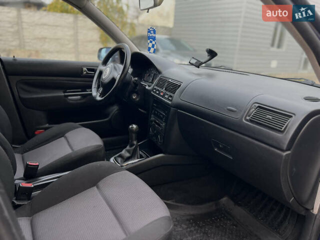 Синій Фольксваген Гольф, об'ємом двигуна 1.6 л та пробігом 228 тис. км за 4150 $, фото 7 на Automoto.ua