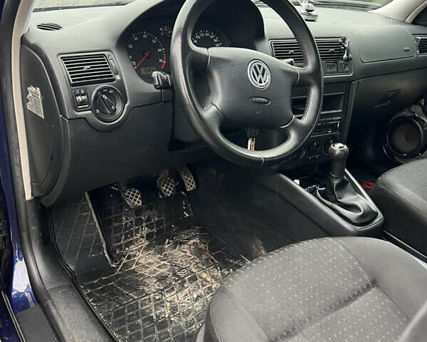 Синий Фольксваген Гольф, объемом двигателя 1.6 л и пробегом 275 тыс. км за 4200 $, фото 18 на Automoto.ua