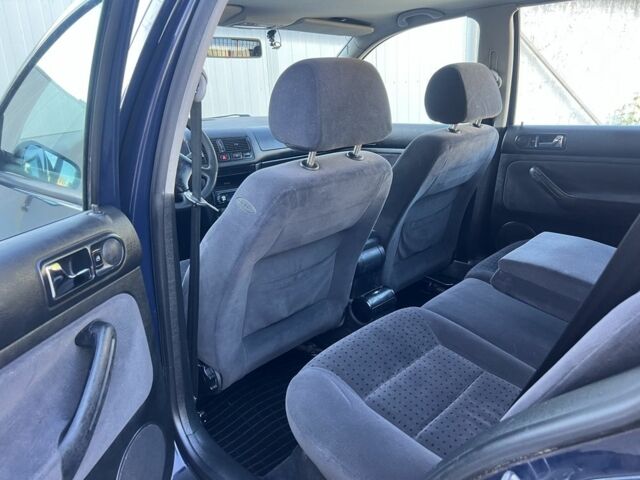 Синій Фольксваген Гольф, об'ємом двигуна 2 л та пробігом 300 тис. км за 2700 $, фото 18 на Automoto.ua