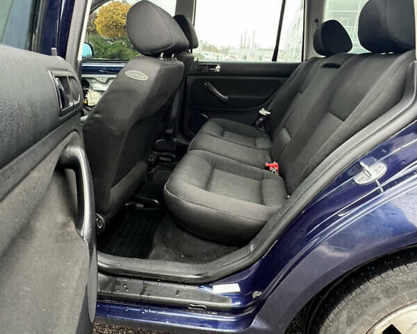 Синий Фольксваген Гольф, объемом двигателя 1.6 л и пробегом 275 тыс. км за 4200 $, фото 15 на Automoto.ua