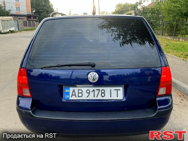 Синий Фольксваген Гольф, объемом двигателя 1.6 л и пробегом 340 тыс. км за 3350 $, фото 1 на Automoto.ua