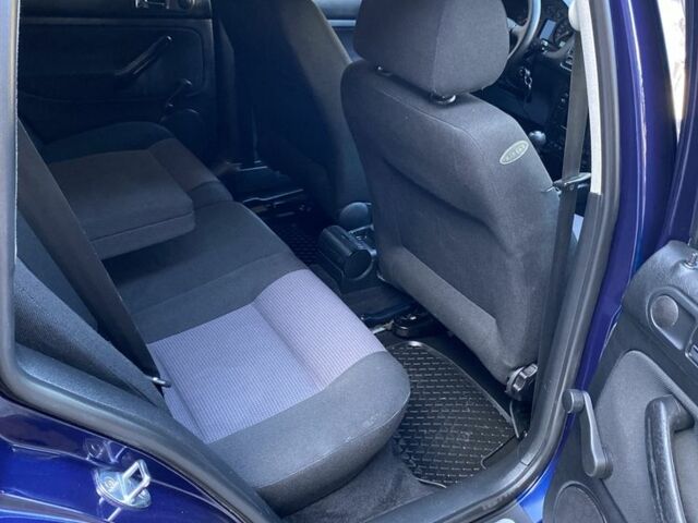 Синий Фольксваген Гольф, объемом двигателя 1.6 л и пробегом 211 тыс. км за 4550 $, фото 14 на Automoto.ua