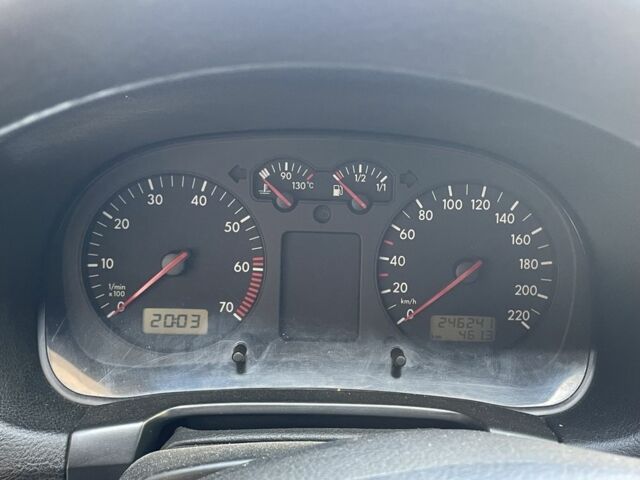 Синий Фольксваген Гольф, объемом двигателя 1.4 л и пробегом 245 тыс. км за 4000 $, фото 12 на Automoto.ua