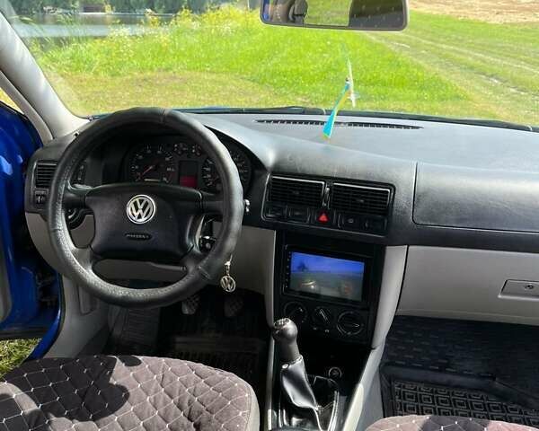 Синий Фольксваген Гольф, объемом двигателя 1.39 л и пробегом 355 тыс. км за 3300 $, фото 10 на Automoto.ua