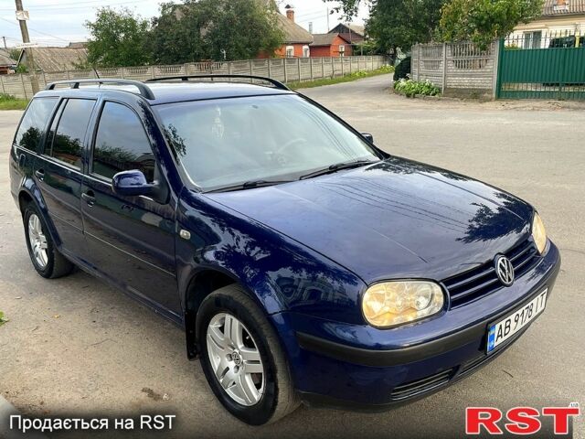 Синий Фольксваген Гольф, объемом двигателя 1.6 л и пробегом 340 тыс. км за 3350 $, фото 2 на Automoto.ua