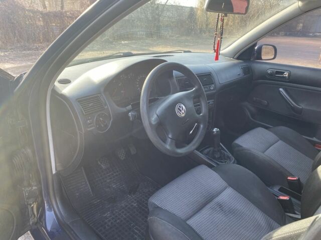 Синий Фольксваген Гольф, объемом двигателя 1.9 л и пробегом 300 тыс. км за 3500 $, фото 6 на Automoto.ua