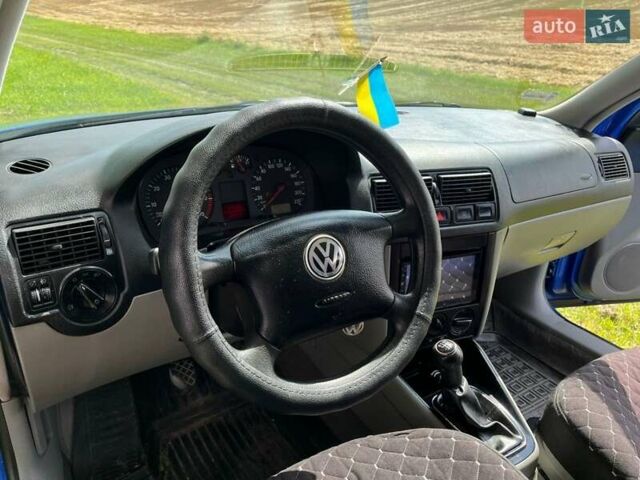 Синий Фольксваген Гольф, объемом двигателя 1.39 л и пробегом 355 тыс. км за 3300 $, фото 2 на Automoto.ua