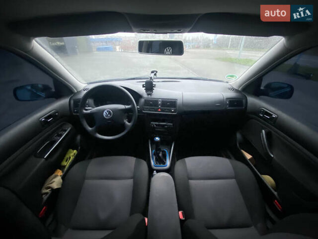 Синий Фольксваген Гольф, объемом двигателя 1.6 л и пробегом 285 тыс. км за 4500 $, фото 11 на Automoto.ua