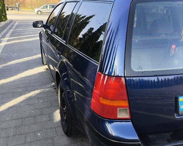 Синий Фольксваген Гольф, объемом двигателя 1.6 л и пробегом 302 тыс. км за 3650 $, фото 5 на Automoto.ua