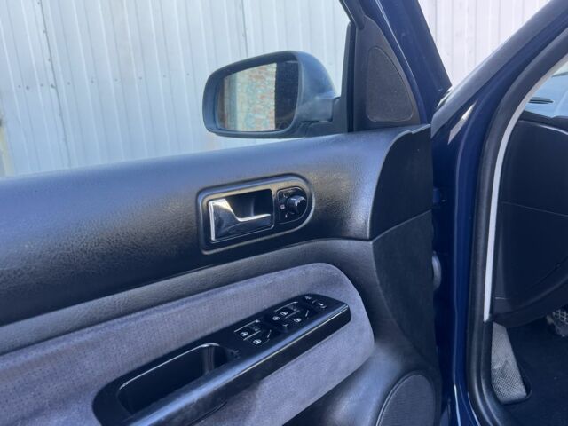 Синій Фольксваген Гольф, об'ємом двигуна 2 л та пробігом 300 тис. км за 2700 $, фото 16 на Automoto.ua