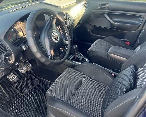 Синий Фольксваген Гольф, объемом двигателя 1.9 л и пробегом 332 тыс. км за 4000 $, фото 6 на Automoto.ua