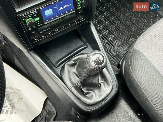 Синій Фольксваген Гольф, об'ємом двигуна 1.6 л та пробігом 248 тис. км за 4790 $, фото 16 на Automoto.ua