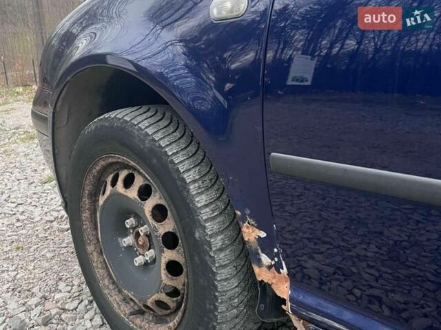 Синий Фольксваген Гольф, объемом двигателя 1.6 л и пробегом 400 тыс. км за 3500 $, фото 11 на Automoto.ua