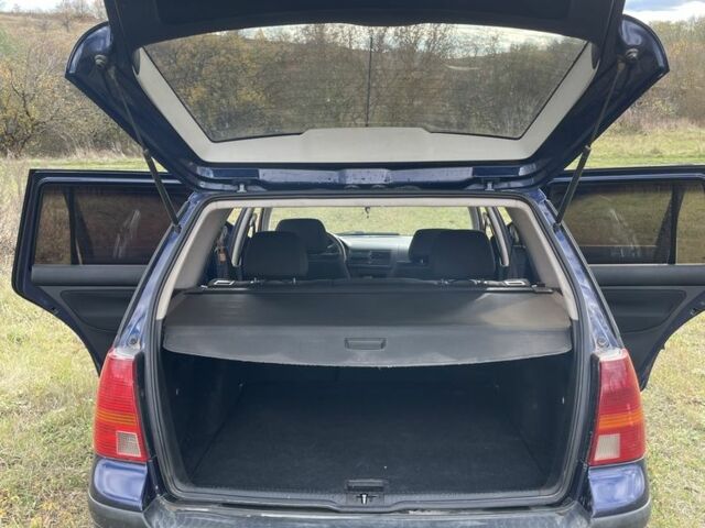 Синий Фольксваген Гольф, объемом двигателя 1.6 л и пробегом 260 тыс. км за 4300 $, фото 6 на Automoto.ua