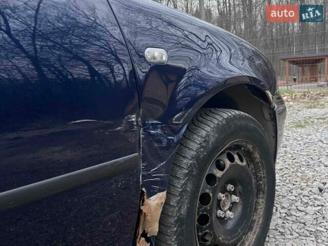 Синий Фольксваген Гольф, объемом двигателя 1.6 л и пробегом 400 тыс. км за 3500 $, фото 13 на Automoto.ua