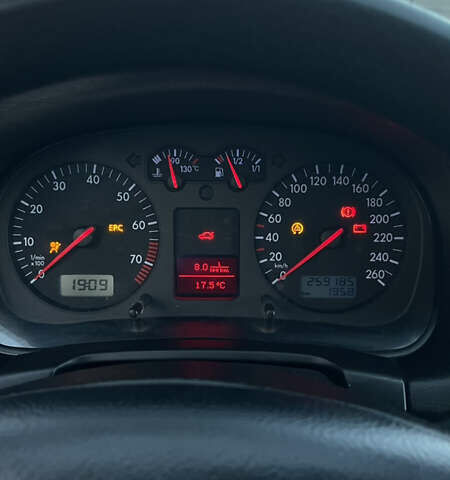 Синій Фольксваген Гольф, об'ємом двигуна 1.6 л та пробігом 260 тис. км за 3500 $, фото 12 на Automoto.ua