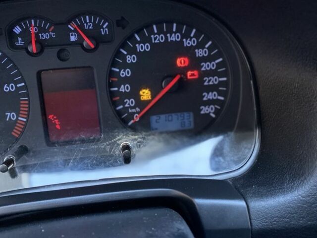 Синий Фольксваген Гольф, объемом двигателя 1.6 л и пробегом 211 тыс. км за 4550 $, фото 10 на Automoto.ua