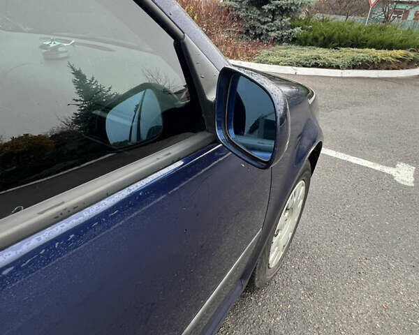 Синий Фольксваген Гольф, объемом двигателя 1.6 л и пробегом 275 тыс. км за 4200 $, фото 6 на Automoto.ua