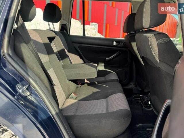 Синий Фольксваген Гольф, объемом двигателя 1.9 л и пробегом 349 тыс. км за 3590 $, фото 10 на Automoto.ua